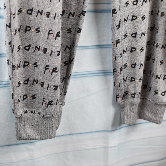 Macy’s Friends Sleepwear Pajama Pants/Socks  XL Gray/Multi Color - Picture 7 of 8